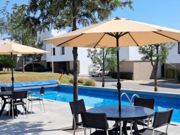 Casa en venta en Gran Capricho Cumbres del Lago Juriquilla, 4 recámaras, roof, alberca