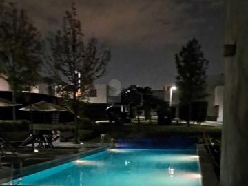 Casa en venta en Gran Capricho Cumbres del Lago Juriquilla, 4 recámaras, roof, alberca