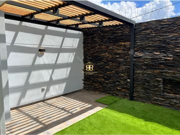 SE VENDE ESPECTACULAR CASA EN CHIA VEREDA LA BALSA