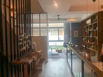 3 Bedroom Townhouse for sale at Loft Lane Lasalle
