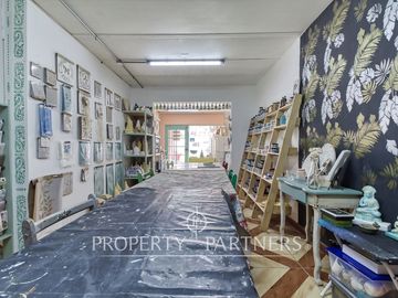 Venta de Casa para uso comercial a pasos de Avenida Brasil