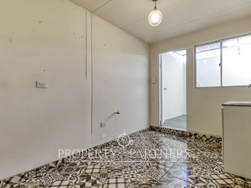 Venta de Casa para uso comercial a pasos de Avenida Brasil