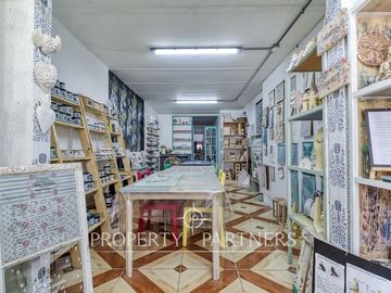 Venta de Casa para uso comercial a pasos de Avenida Brasil