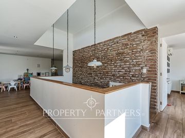 La Reserva. Casa moderna con impresionante vista al valle