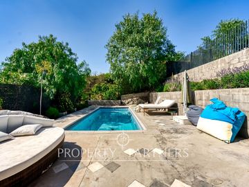La Reserva. Casa moderna con impresionante vista al valle
