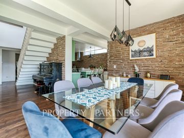 La Reserva. Casa moderna con impresionante vista al valle
