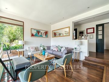 La Reserva. Casa moderna con impresionante vista al valle