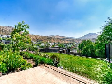 La Reserva. Casa moderna con impresionante vista al valle