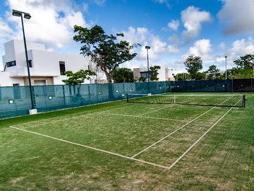 CASA DE 5 RECAMARAS EN VENTA EN RESIDENCIAL LAGOS DEL SOL CANCUN COLDWELL BANKER