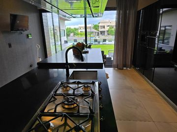 CASA DE 5 RECAMARAS EN VENTA EN RESIDENCIAL LAGOS DEL SOL CANCUN COLDWELL BANKER