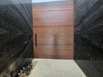 CASA DE 5 RECAMARAS EN VENTA EN RESIDENCIAL LAGOS DEL SOL CANCUN COLDWELL BANKER
