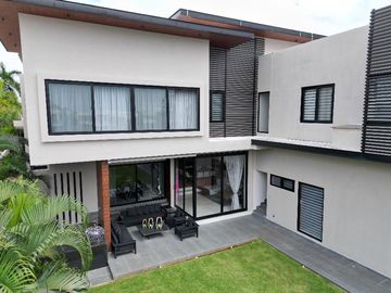 CASA DE 5 RECAMARAS EN VENTA EN RESIDENCIAL LAGOS DEL SOL CANCUN COLDWELL BANKER