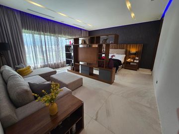 CASA DE 5 RECAMARAS EN VENTA EN RESIDENCIAL LAGOS DEL SOL CANCUN COLDWELL BANKER
