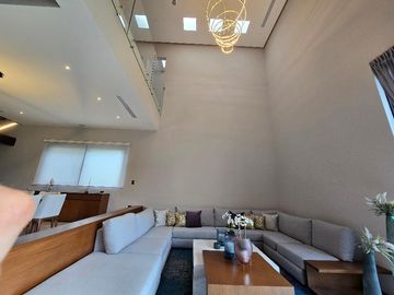 CASA DE 5 RECAMARAS EN VENTA EN RESIDENCIAL LAGOS DEL SOL CANCUN COLDWELL BANKER