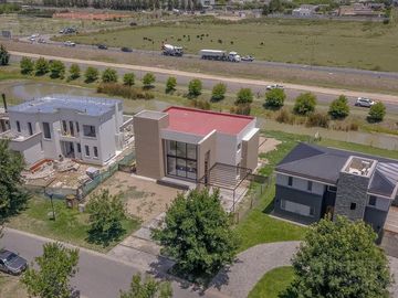 Casa en venta a Estrenar - El Canton - Islas PG