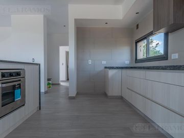 Casa en venta a Estrenar - El Canton - Islas PG