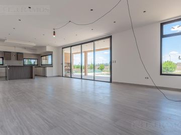 Casa en venta a Estrenar - El Canton - Islas PG