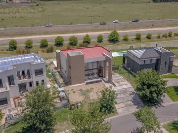Casa en venta a Estrenar - El Canton - Islas PG