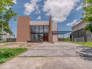 Casa en venta a Estrenar - El Canton - Islas PG