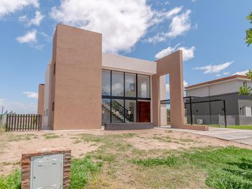 Casa en venta a Estrenar - El Canton - Islas PG