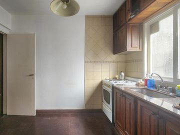 Departamento de 1 dormitorio con cocina separada, lavadero y balcón