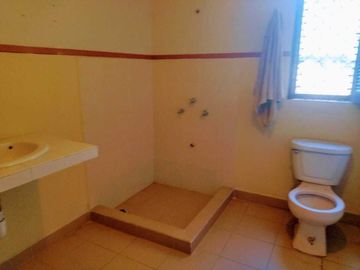 Casa de 4 recámaras en renta o venta en García Ginerés
