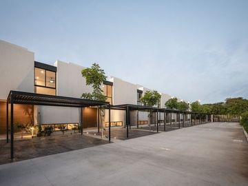 Townhouses en venta de 3 recámaras en zona de Dzitya
