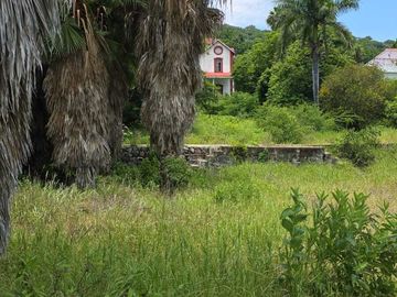 OPORTUNIDAD UNICA, CASA EN VENTA COMO TERRENO A LA ORILLA DEL LAGO DE CHAPALA.