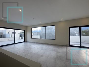 CASA EN VENTA MITICA ZONA CARRETERA NACIONAL SANTIAGO