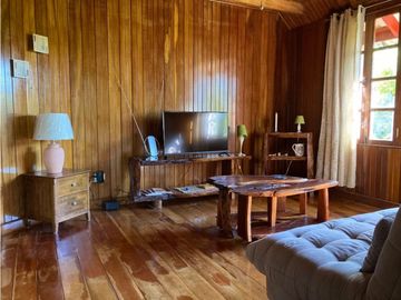 SE VENDE HERMOSA CASA ALTOS DE CERRO AZUL DE DOS PISOS 1317M2 YL