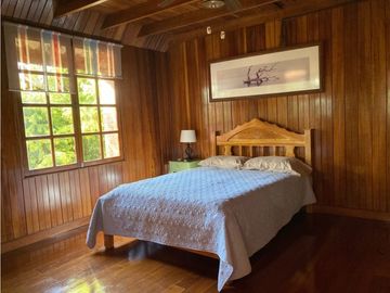 SE VENDE HERMOSA CASA ALTOS DE CERRO AZUL DE DOS PISOS 1317M2 YL