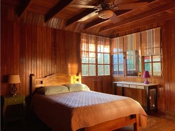 SE VENDE HERMOSA CASA ALTOS DE CERRO AZUL DE DOS PISOS 1317M2 YL