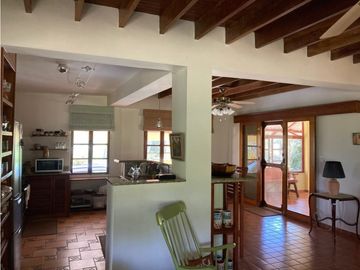 SE VENDE HERMOSA CASA ALTOS DE CERRO AZUL DE DOS PISOS 1317M2 YL