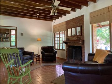 SE VENDE HERMOSA CASA ALTOS DE CERRO AZUL DE DOS PISOS 1317M2 YL