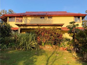 SE VENDE HERMOSA CASA ALTOS DE CERRO AZUL DE DOS PISOS 1317M2 YL