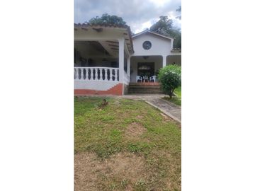VENTA DE CASA CAMPESTRE EN VILLETA - CUNDINAMARCA    WM