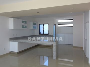 CASTELA RESIDENCIAL: Excelente propiedad, amplios espacios y bellas amenidades .