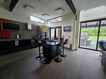 Casa en Venta en Tepoztlán en condominio
