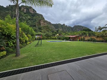 Casa en Venta en Tepoztlán en condominio