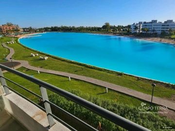 Departamento venta monoambiente, con terraza y cochera en Lagoon Pilar