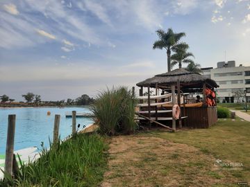 Departamento venta monoambiente, con terraza y cochera en Lagoon Pilar