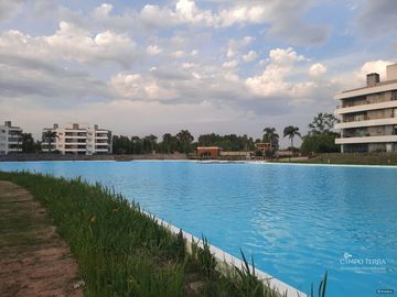 Departamento venta monoambiente, con terraza y cochera en Lagoon Pilar