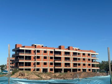 Departamento venta de 1 dormitorio terraza y cochera en Lagoon Pilar