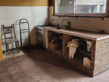 Casa Fondo en venta en Caseros