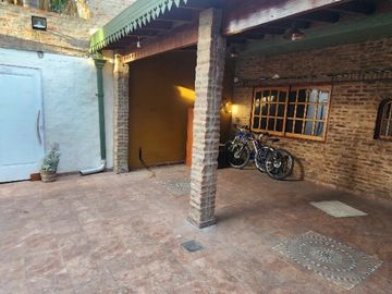 Casa Fondo en venta en Caseros
