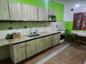 Casa Fondo en venta en Caseros