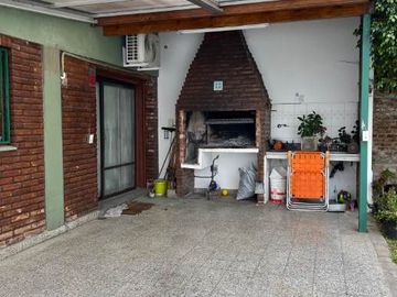 Casa PH en venta en Wilde