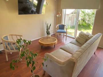 Casa en Venta en Guillermo Ulriksen con Raul Bitran