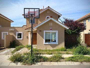 Casa en Venta en Guillermo Ulriksen con Raul Bitran