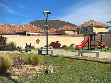 Casa en Venta en Guillermo Ulriksen con Raul Bitran
